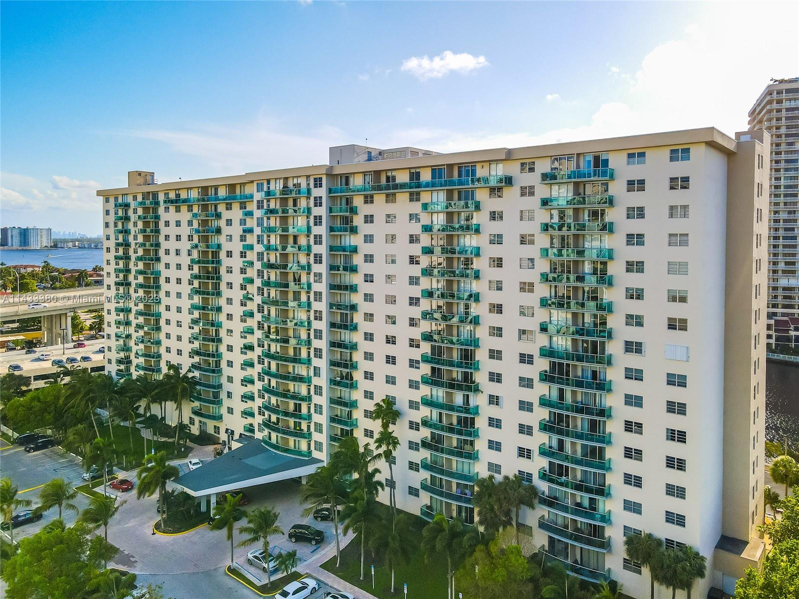 19390 Collins Ave # 118