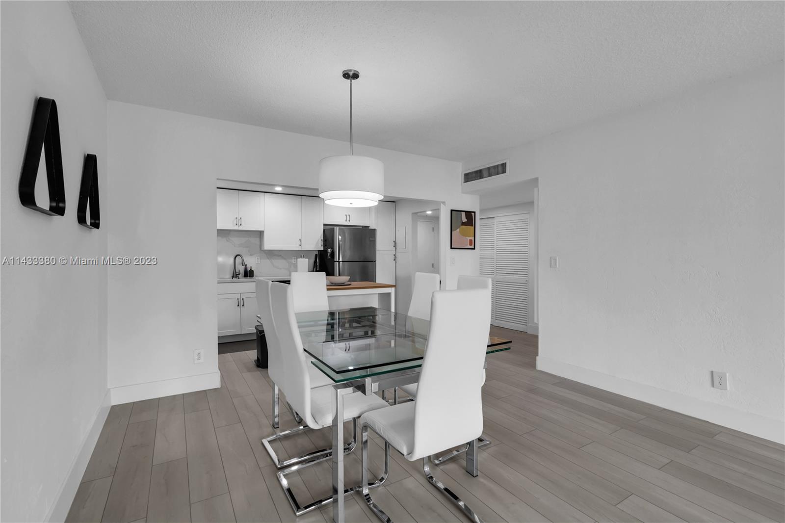 19390 Collins Ave # 118