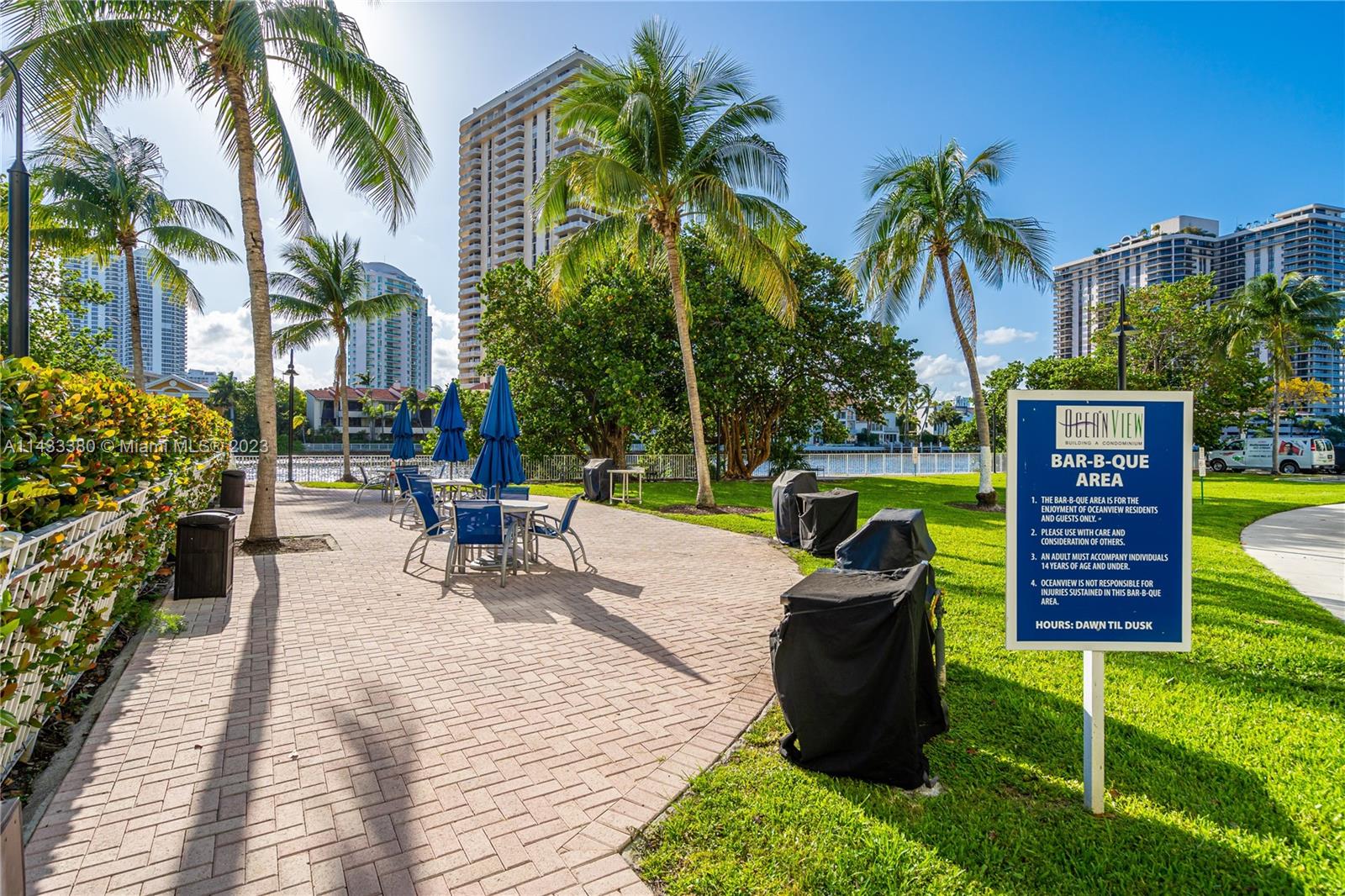 19390 Collins Ave # 118