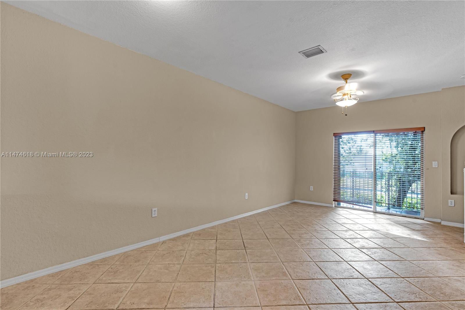 5670 NW 116th Ave # 219