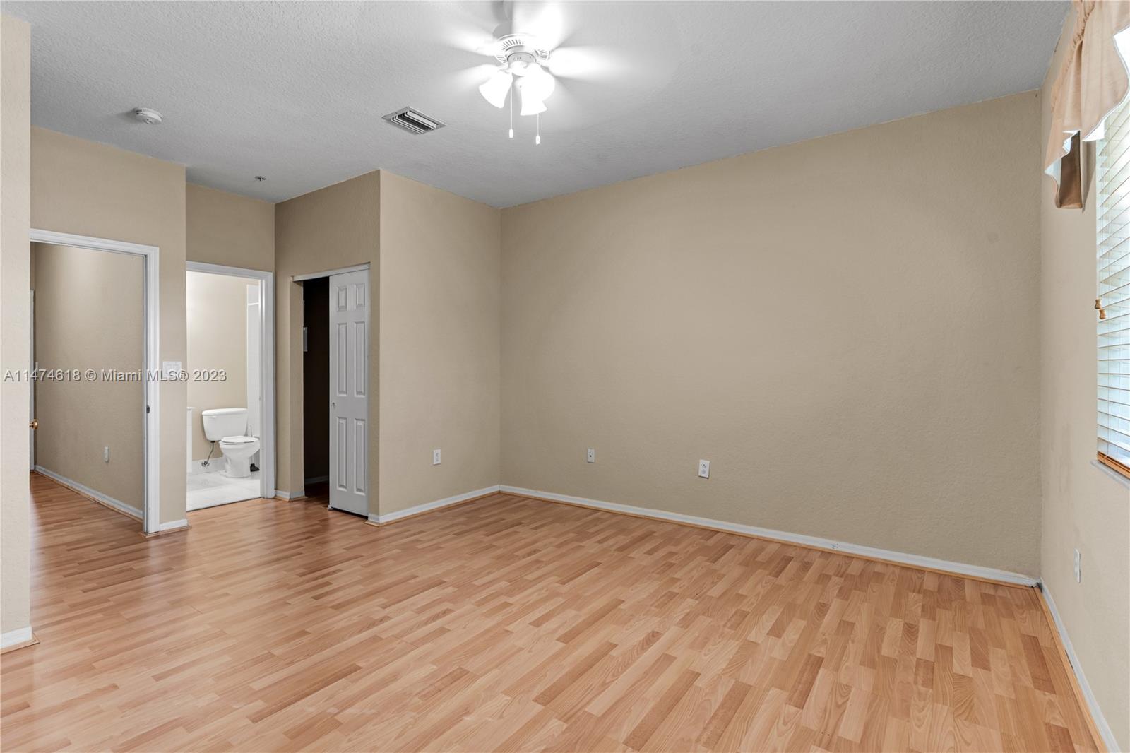 5670 NW 116th Ave # 219