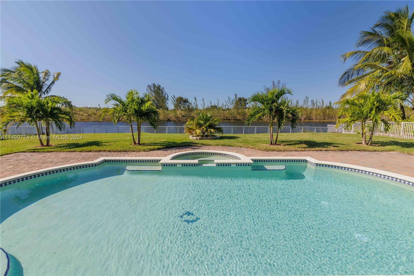 4128 SW 195th Ter