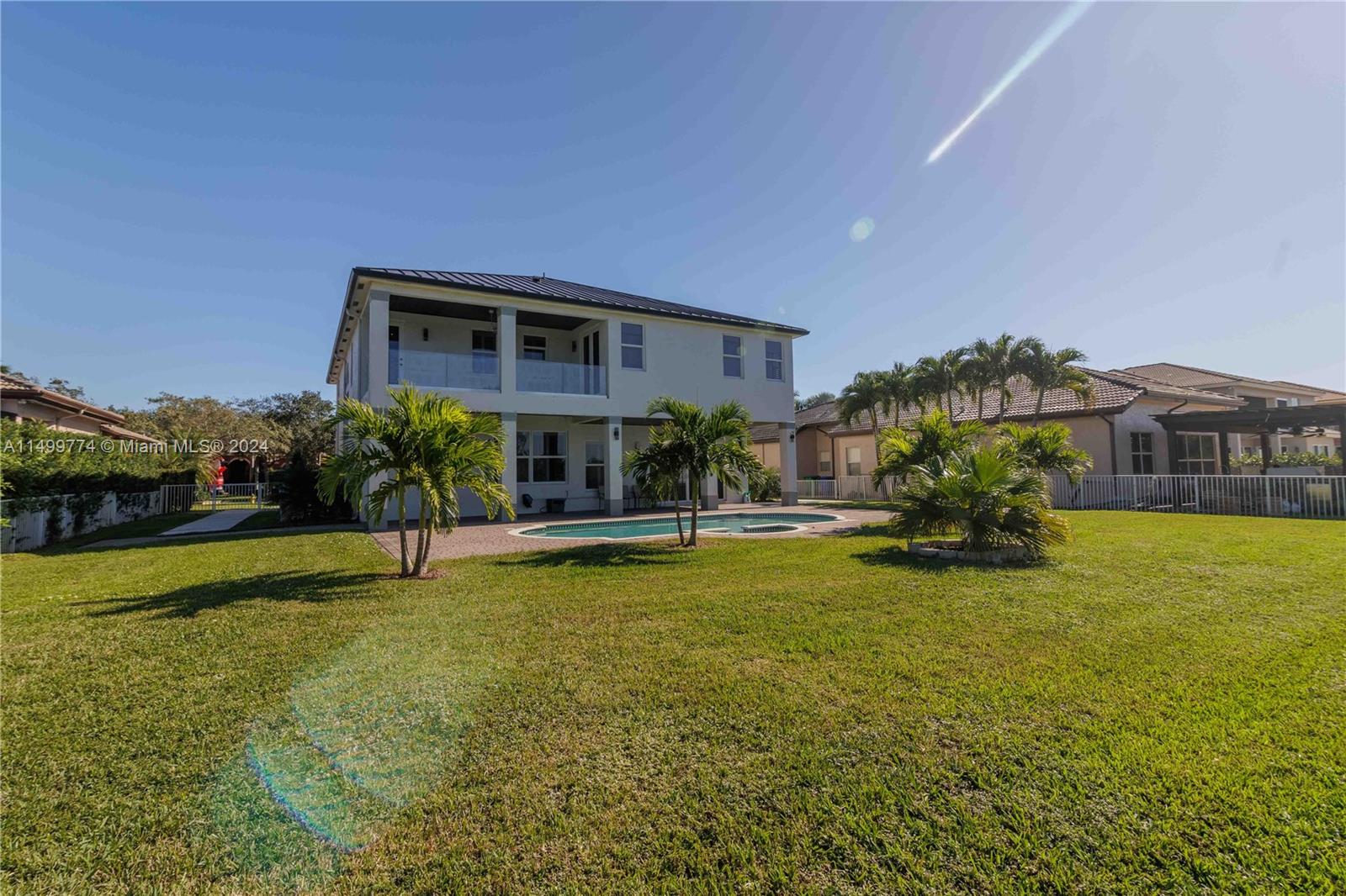4128 SW 195th Ter
