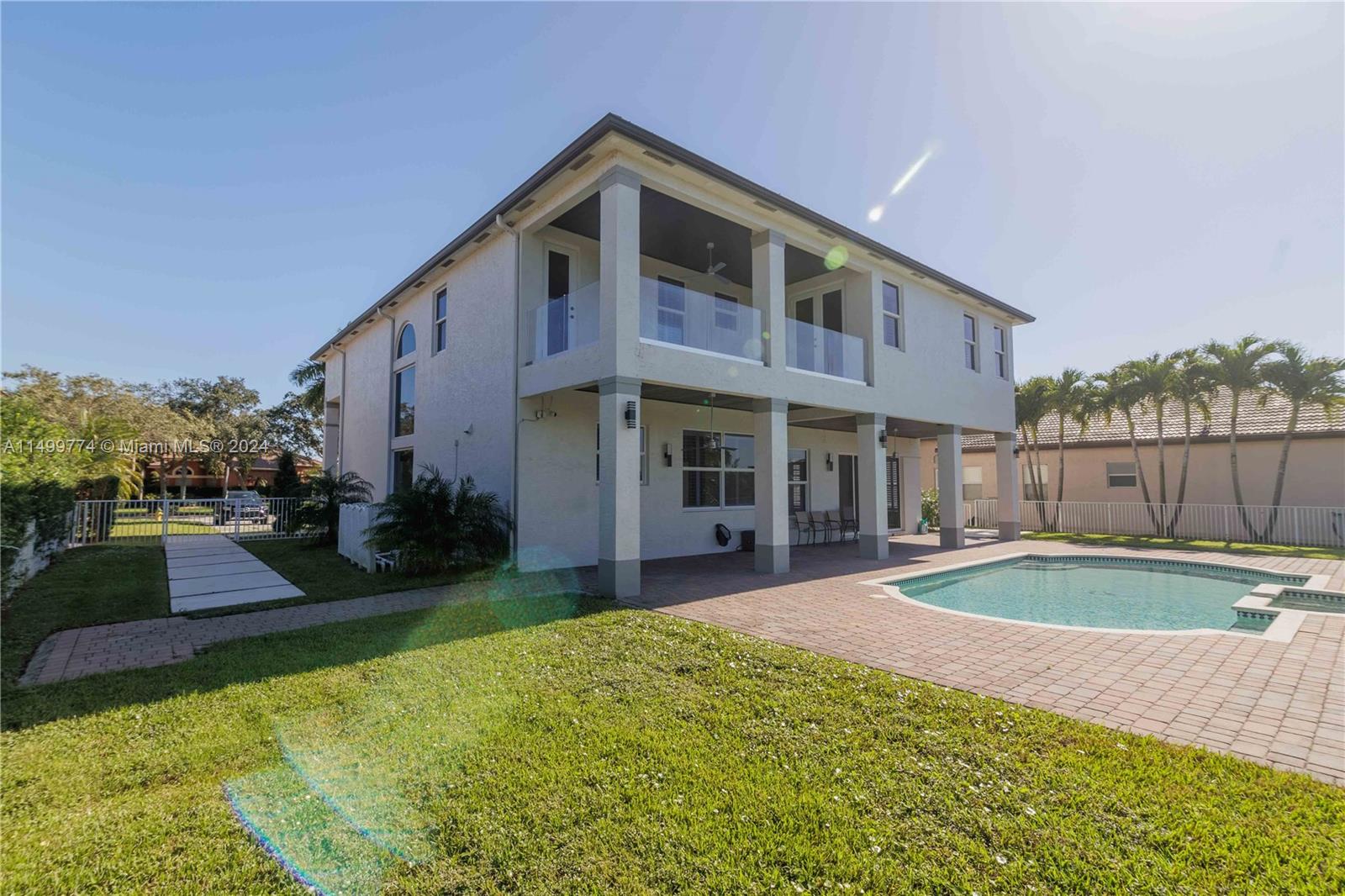 4128 SW 195th Ter