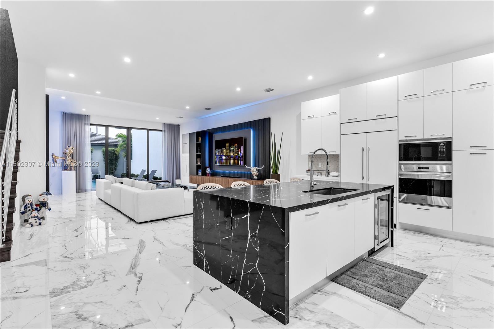 8179 NW 47th Ter