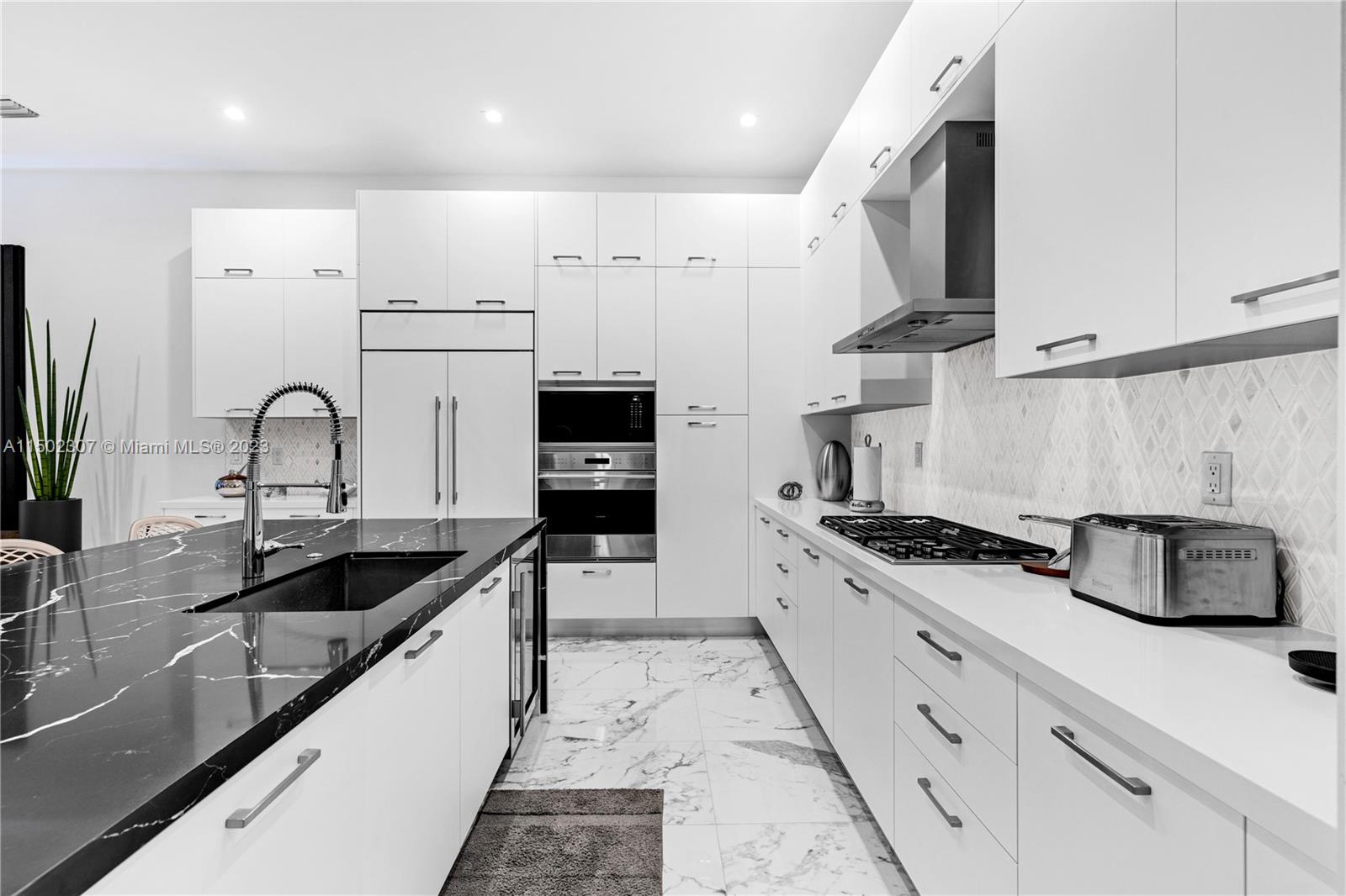 8179 NW 47th Ter