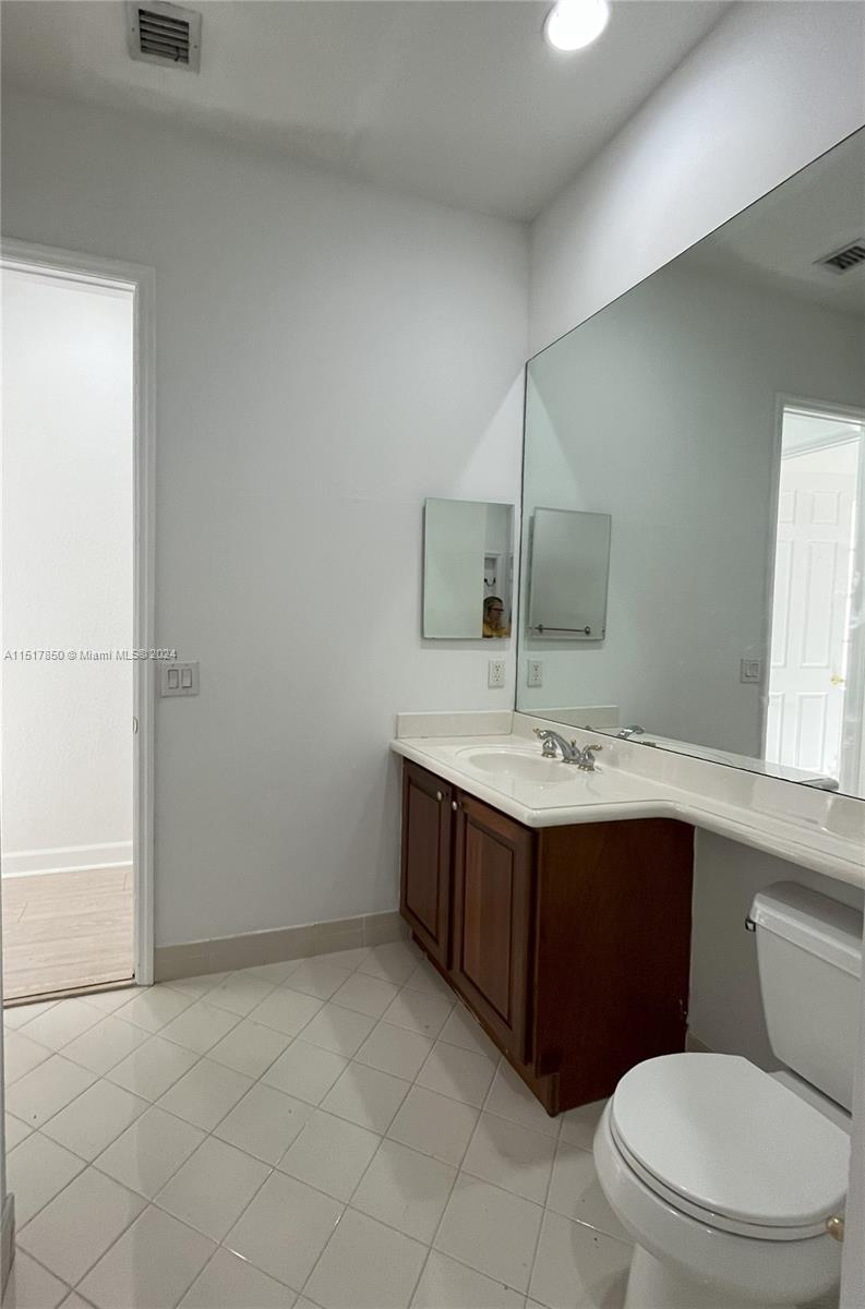 11213 NW 71st Ter Unit: -