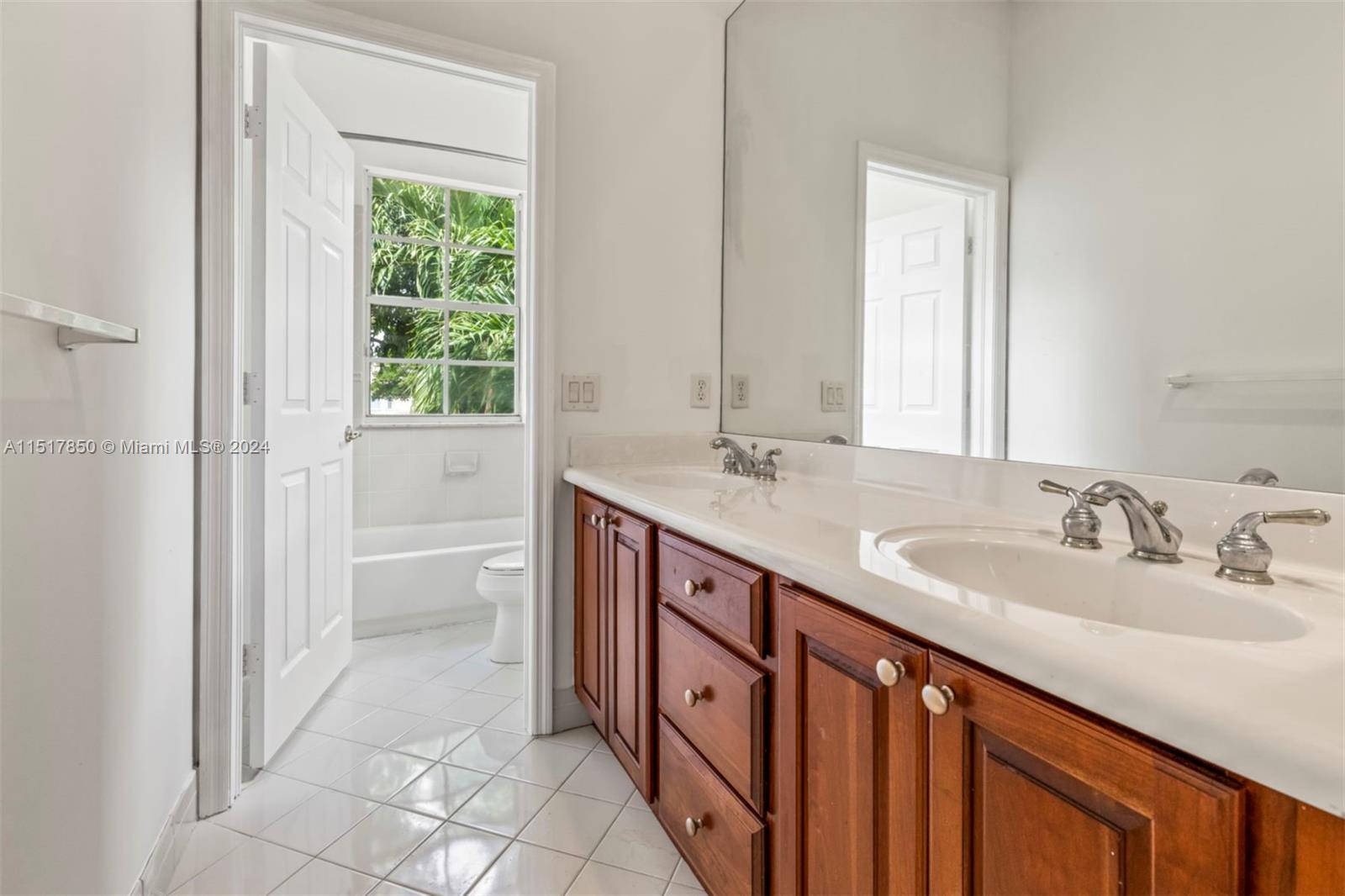 11213 NW 71st Ter Unit: -