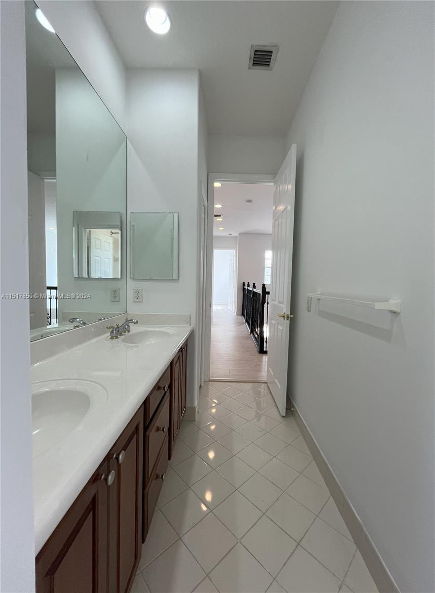 11213 NW 71st Ter Unit: -