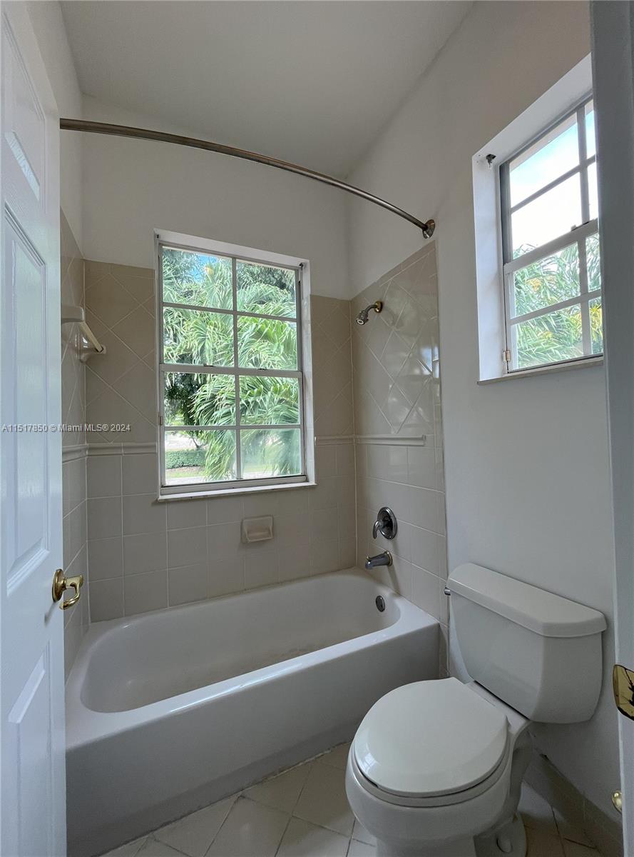 11213 NW 71st Ter Unit: -