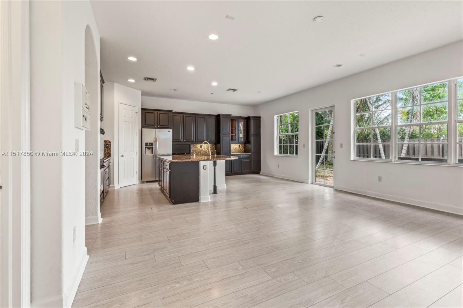 11213 NW 71st Ter Unit: -