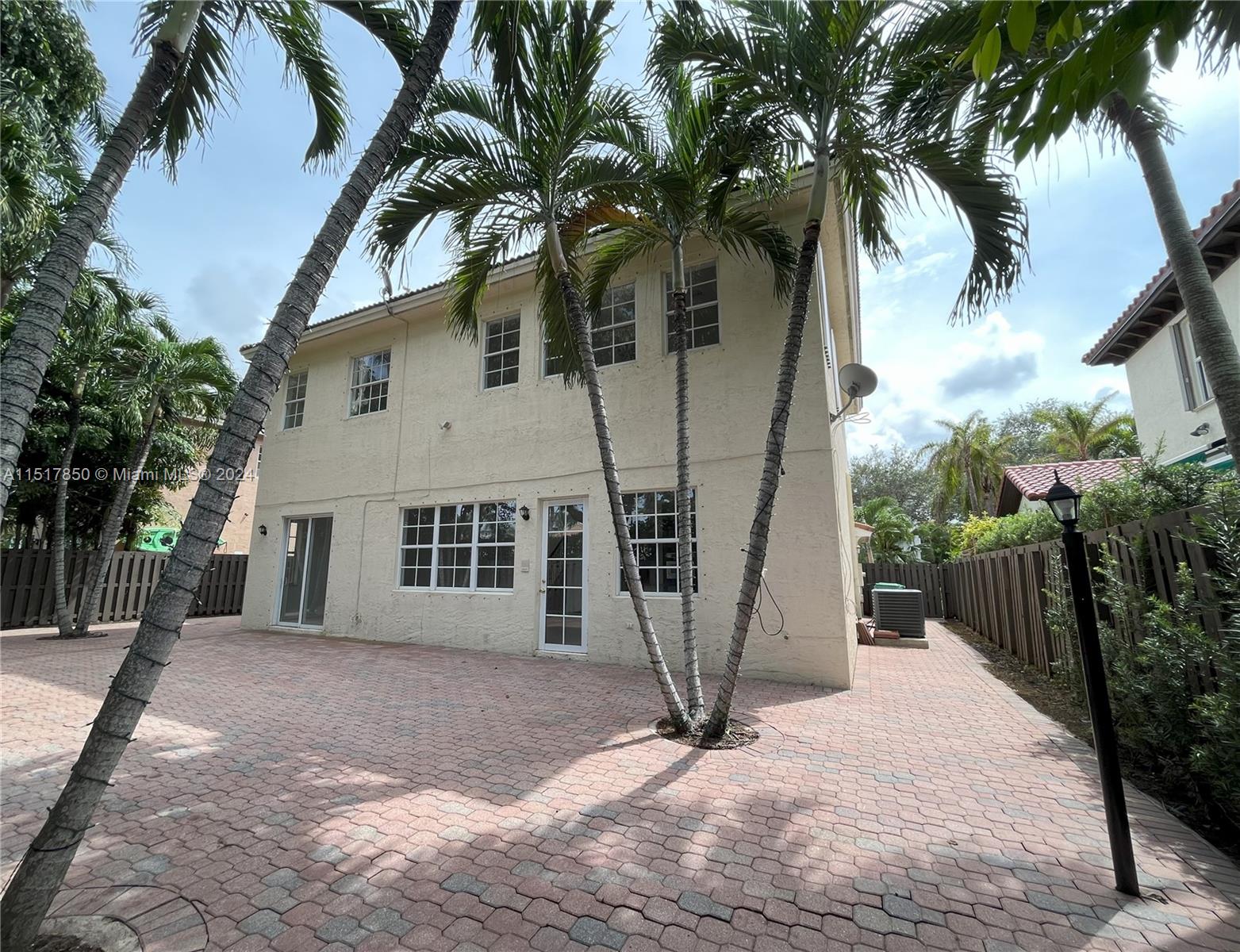 11213 NW 71st Ter Unit: -