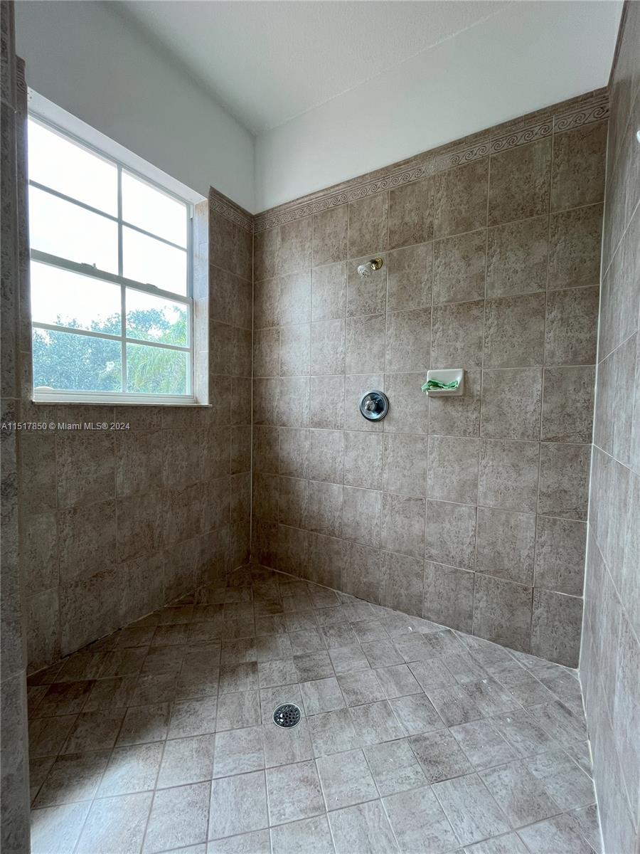 11213 NW 71st Ter Unit: -