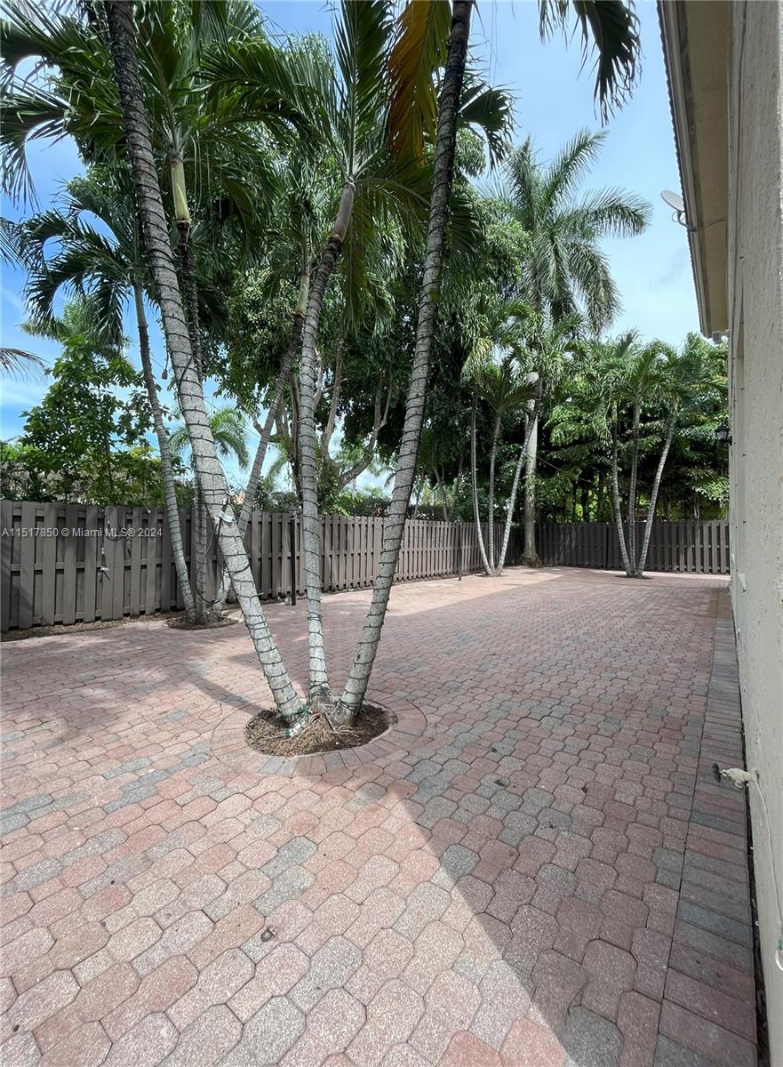 11213 NW 71st Ter Unit: -