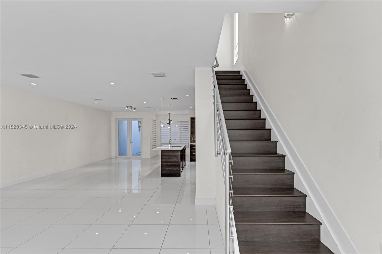 10426 NW 64th Ter
