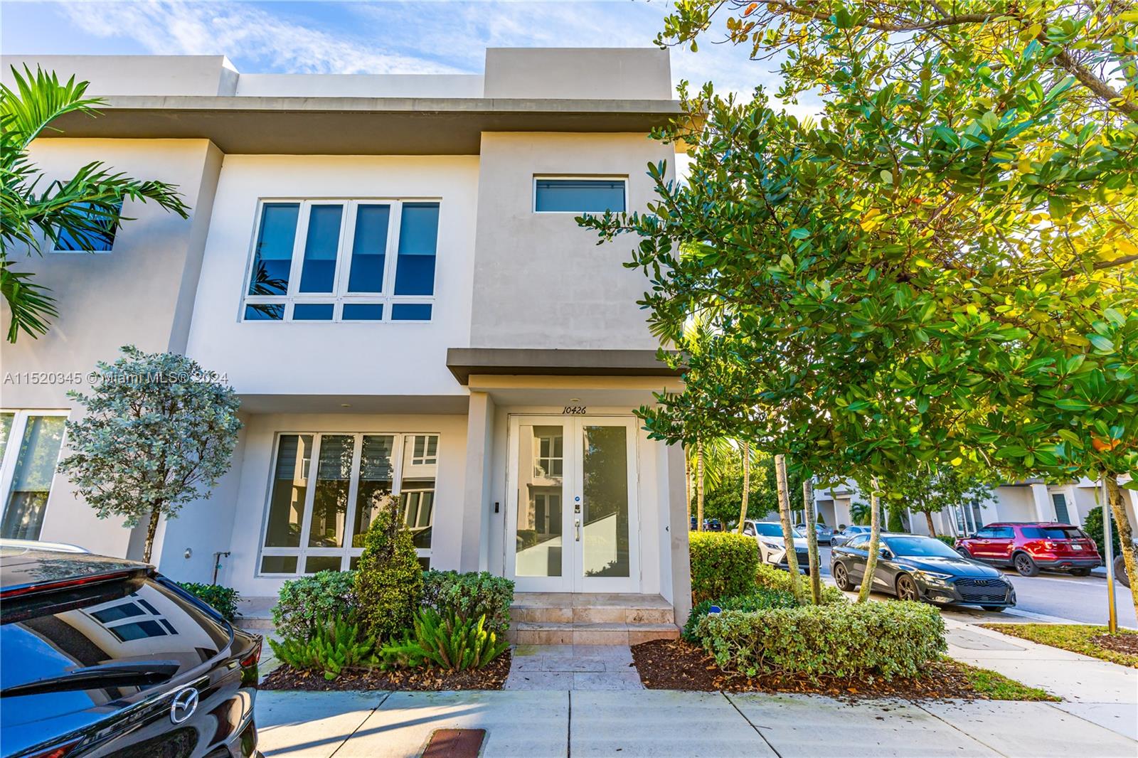 10426 NW 64th Ter