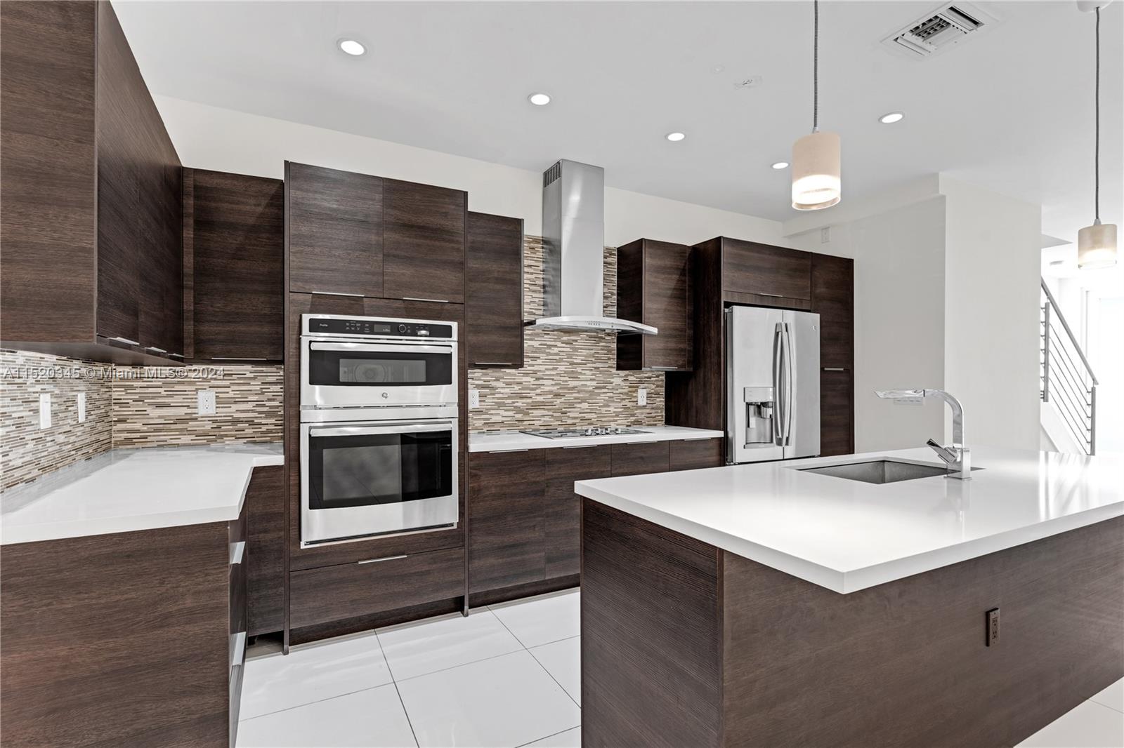 10426 NW 64th Ter