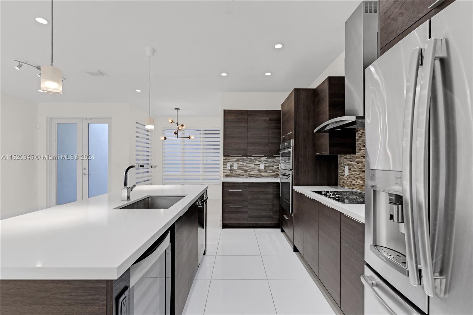 10426 NW 64th Ter