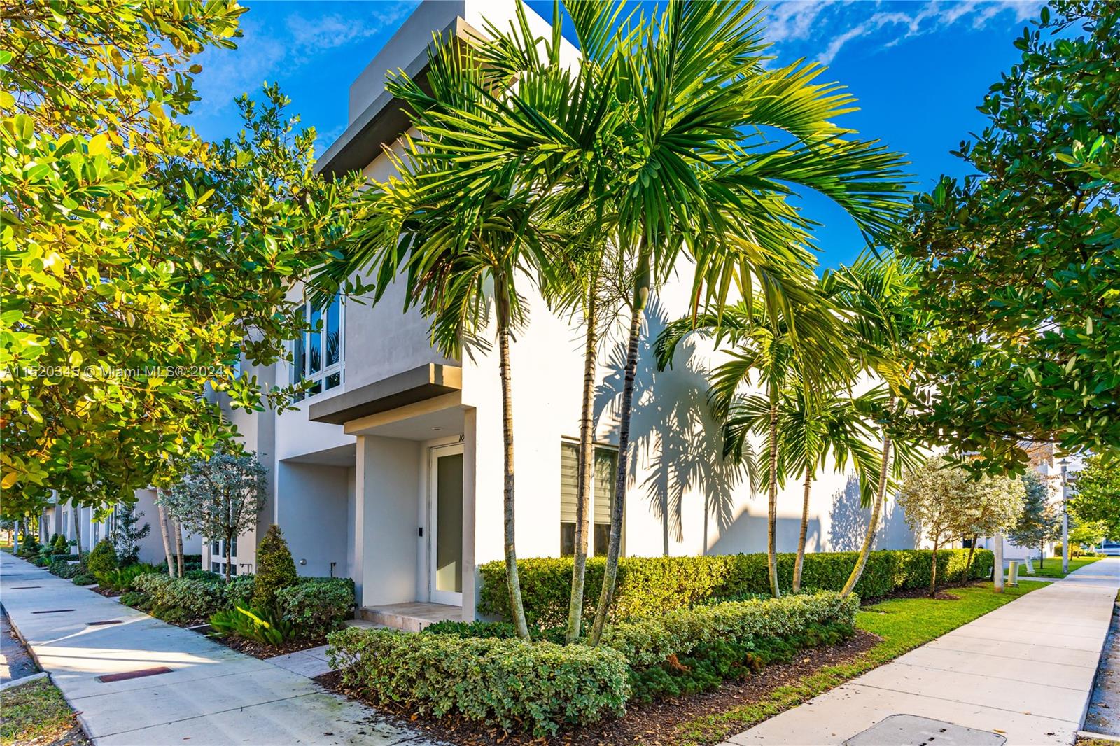 10426 NW 64th Ter
