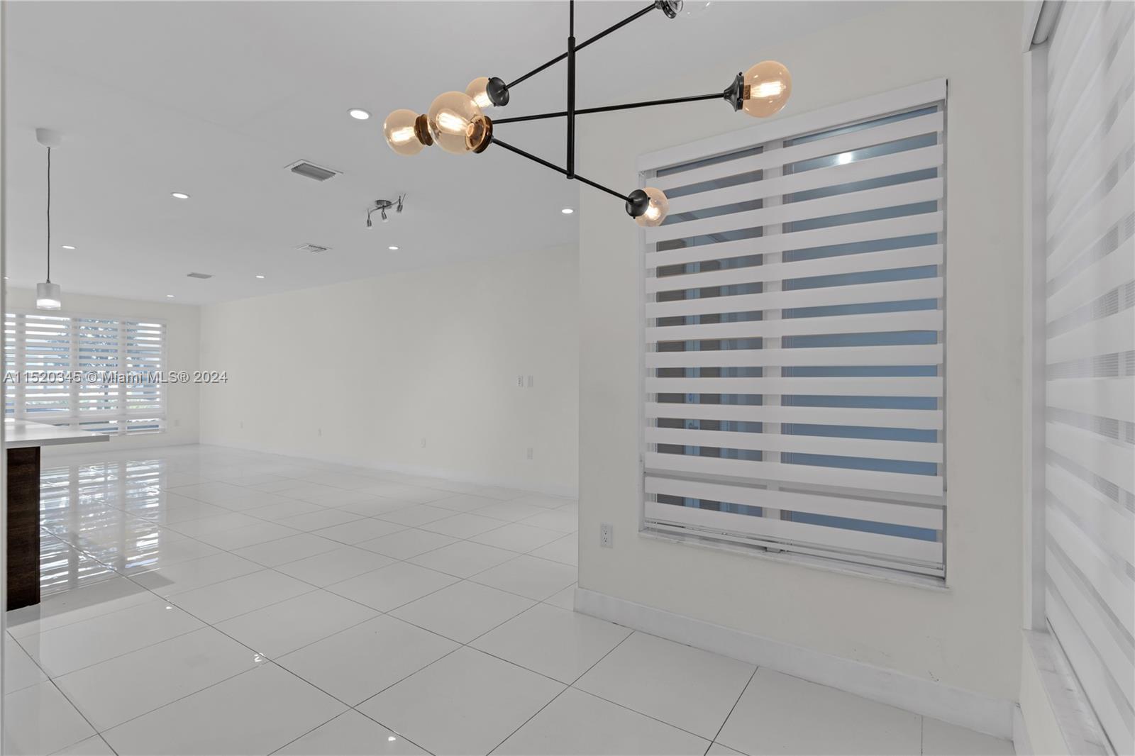 10426 NW 64th Ter