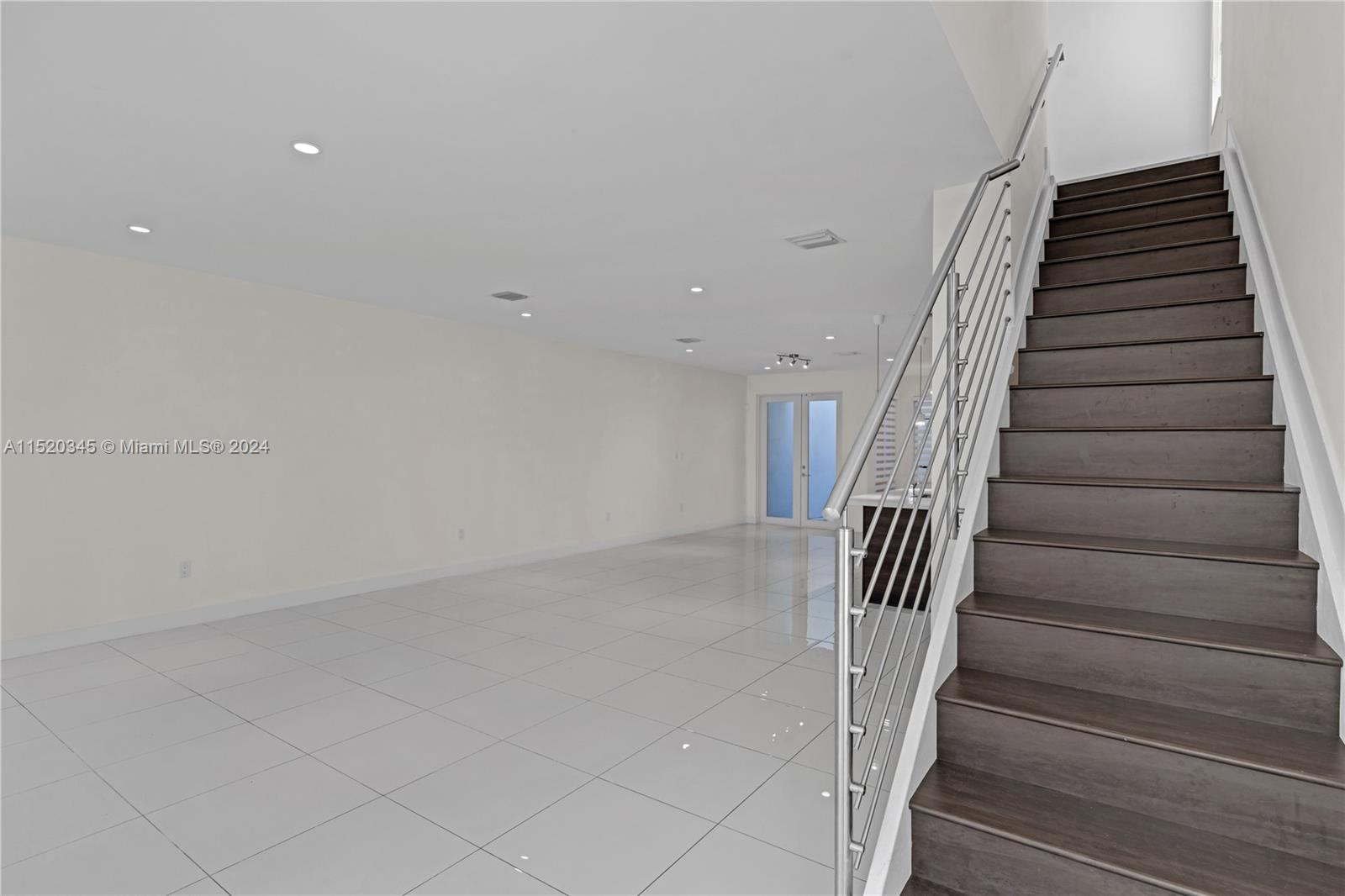 10426 NW 64th Ter