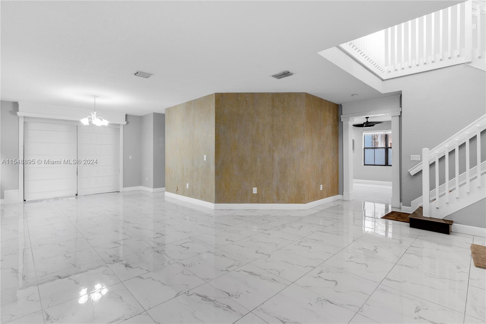 9923 NW 10th Ter