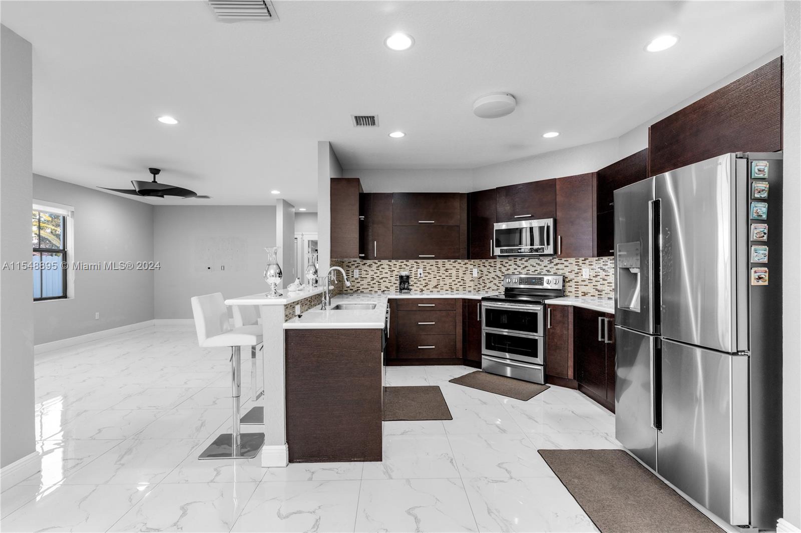 9923 NW 10th Ter