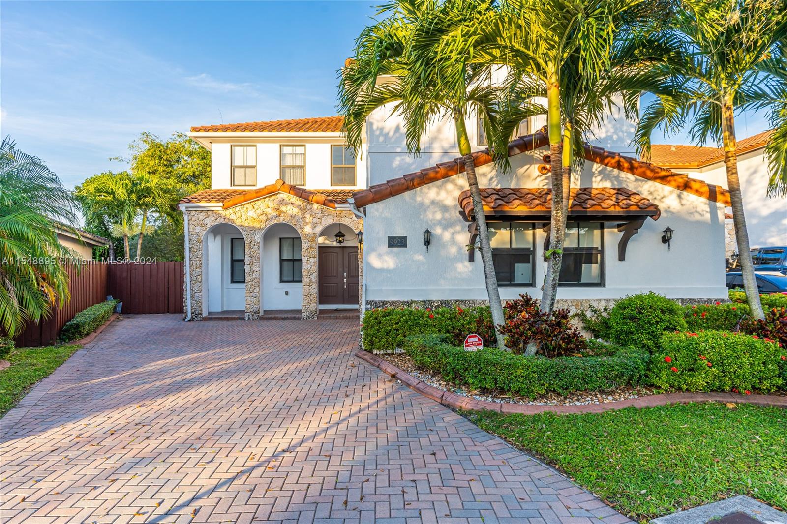 9923 NW 10th Ter