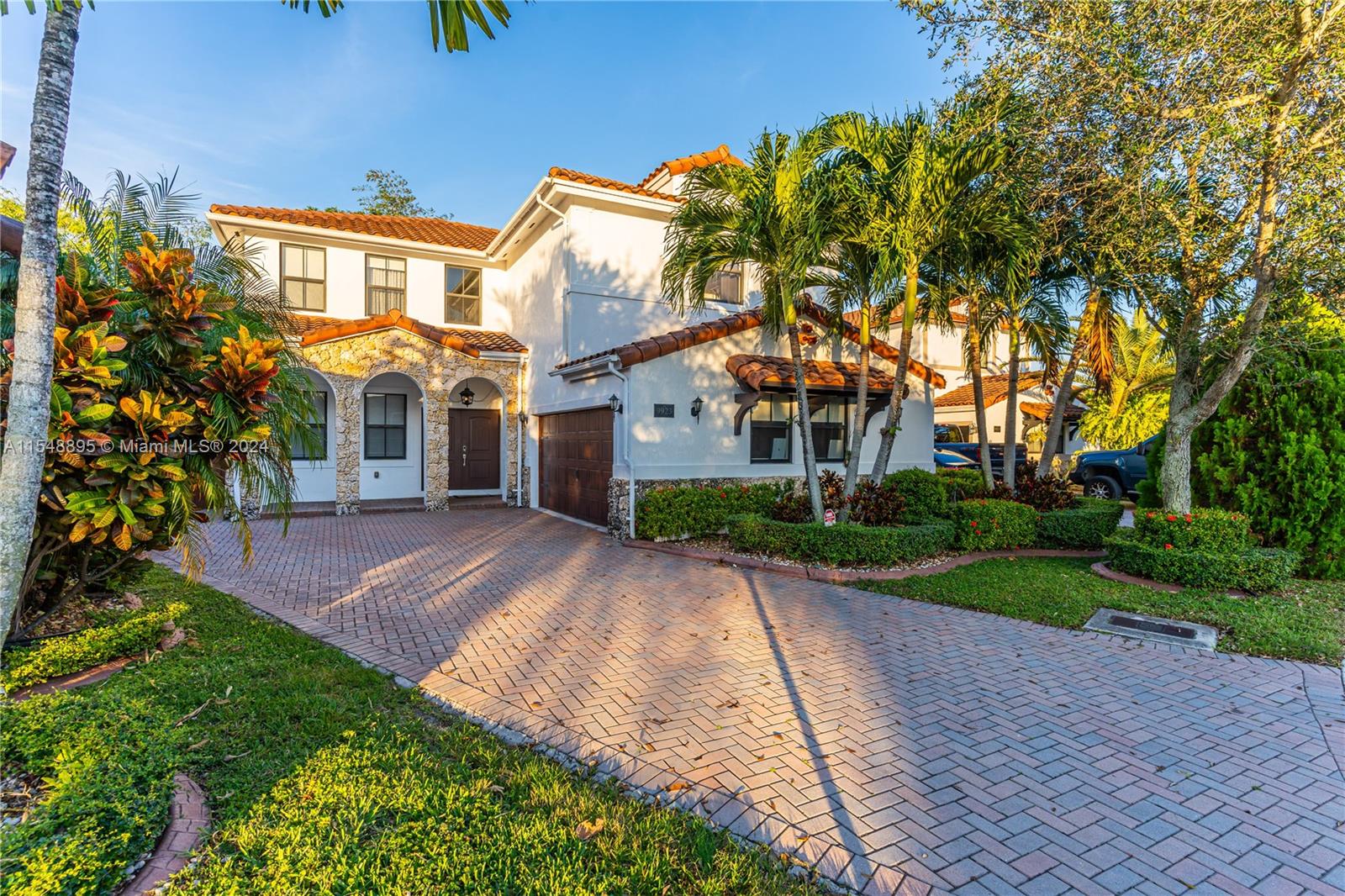 9923 NW 10th Ter