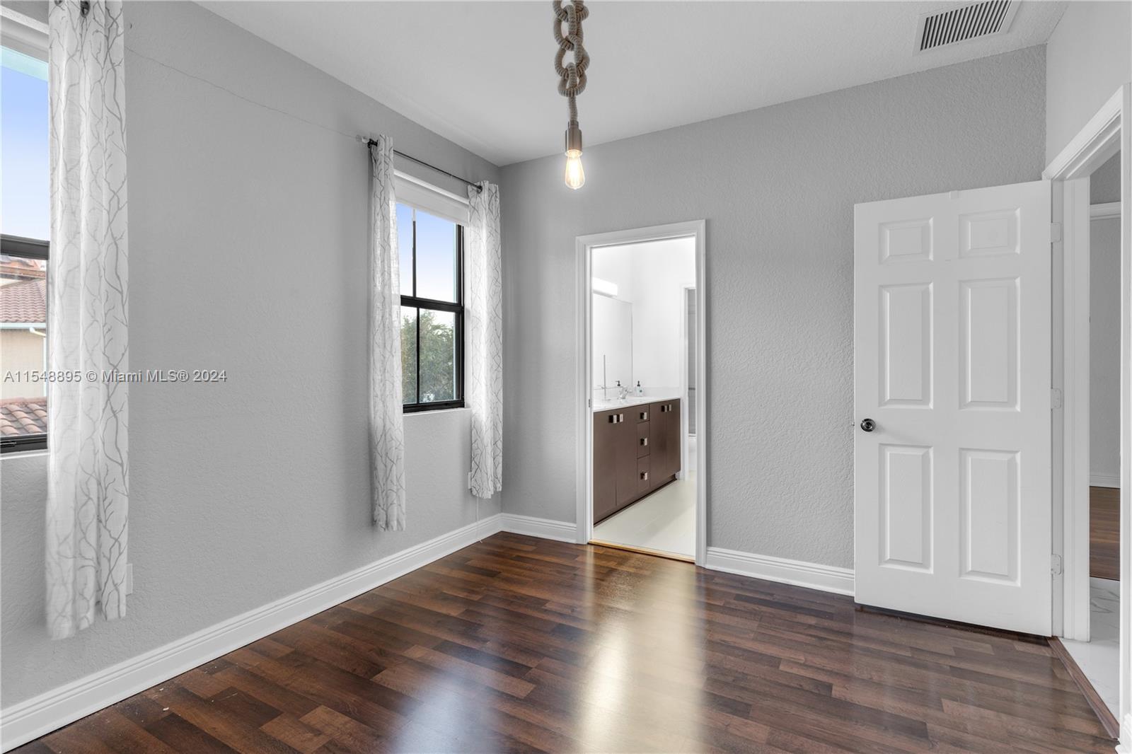 9923 NW 10th Ter
