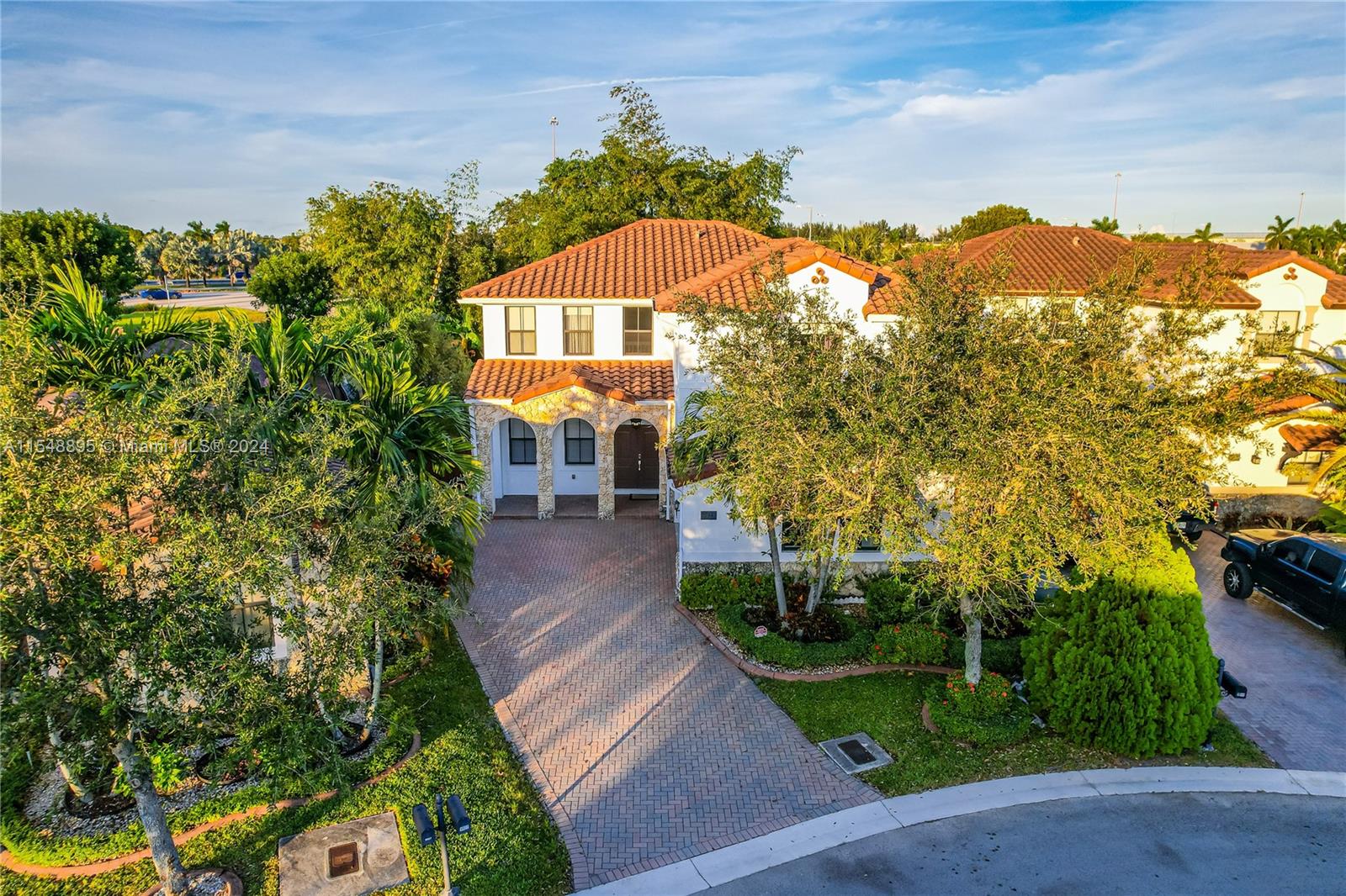 9923 NW 10th Ter