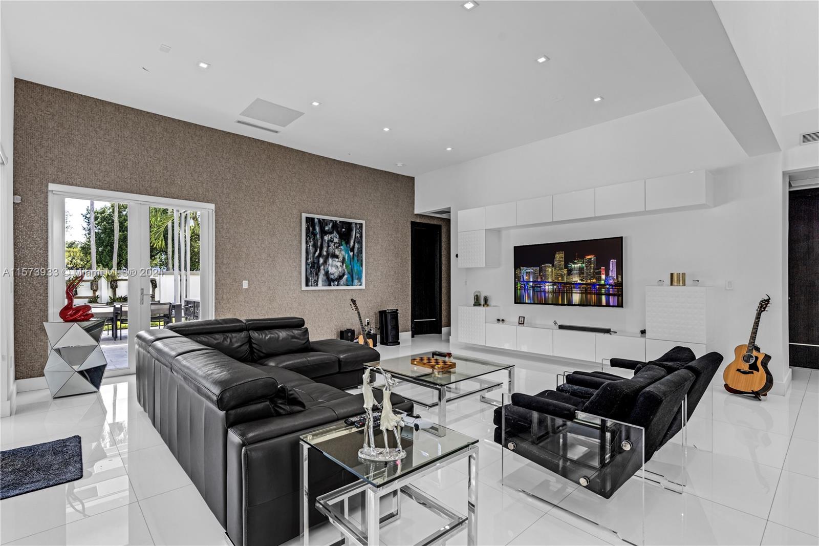8404 NW 33rd Ter