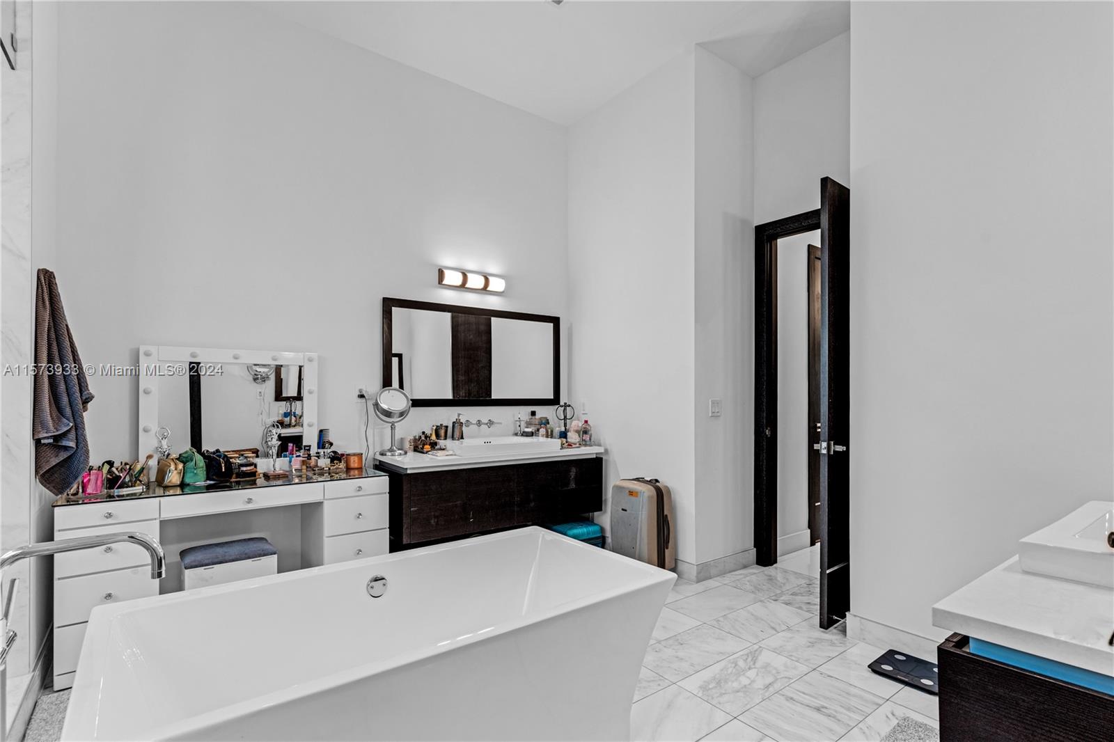 8404 NW 33rd Ter