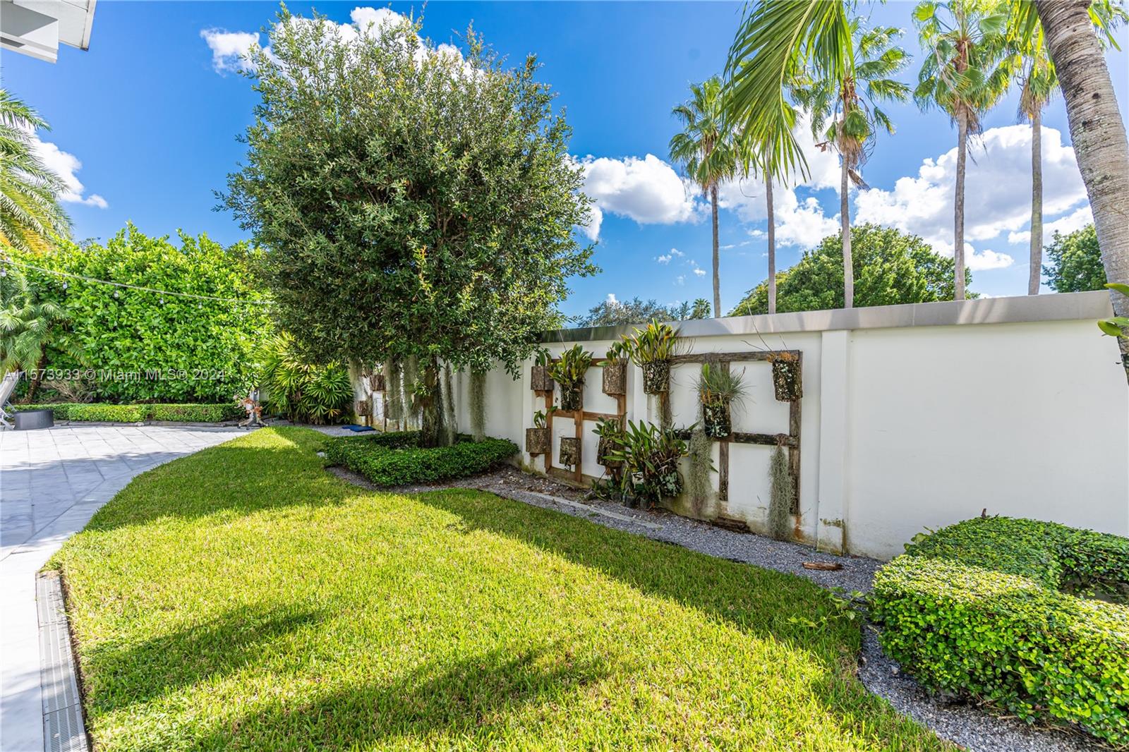 8404 NW 33rd Ter