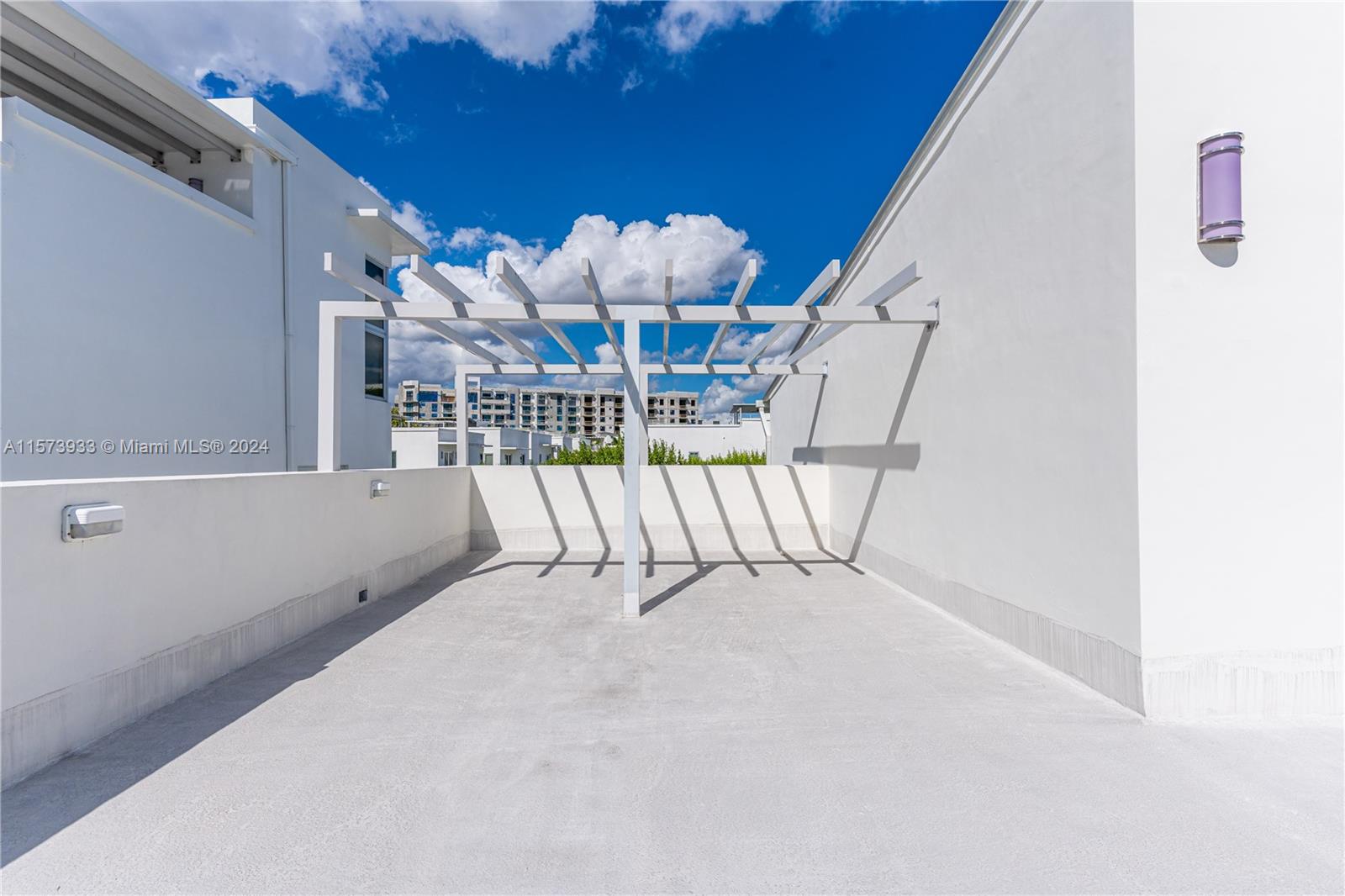 8404 NW 33rd Ter