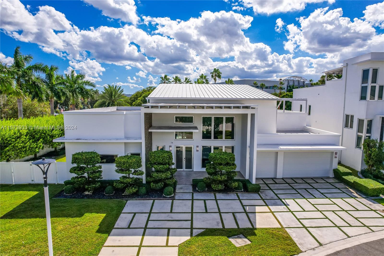 8404 NW 33rd Ter