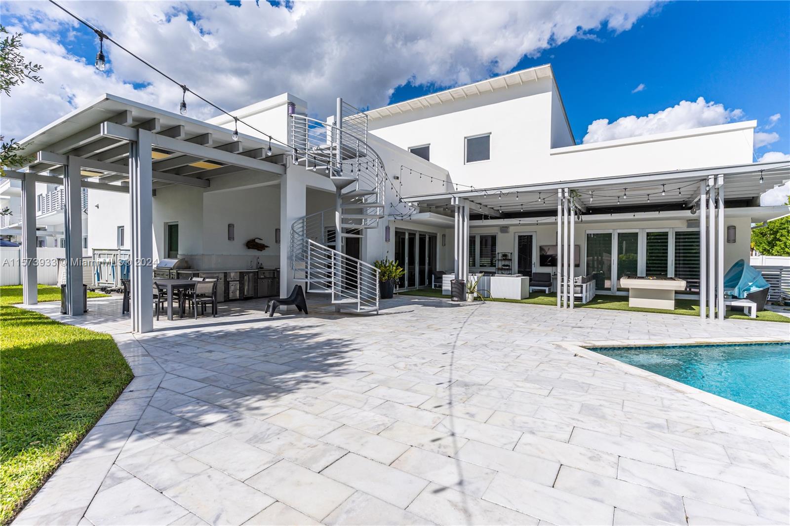 8404 NW 33rd Ter