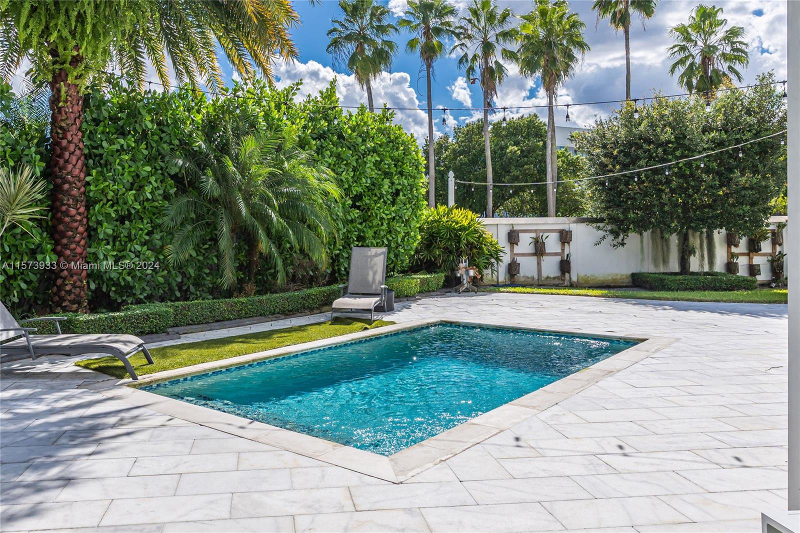 8404 NW 33rd Ter