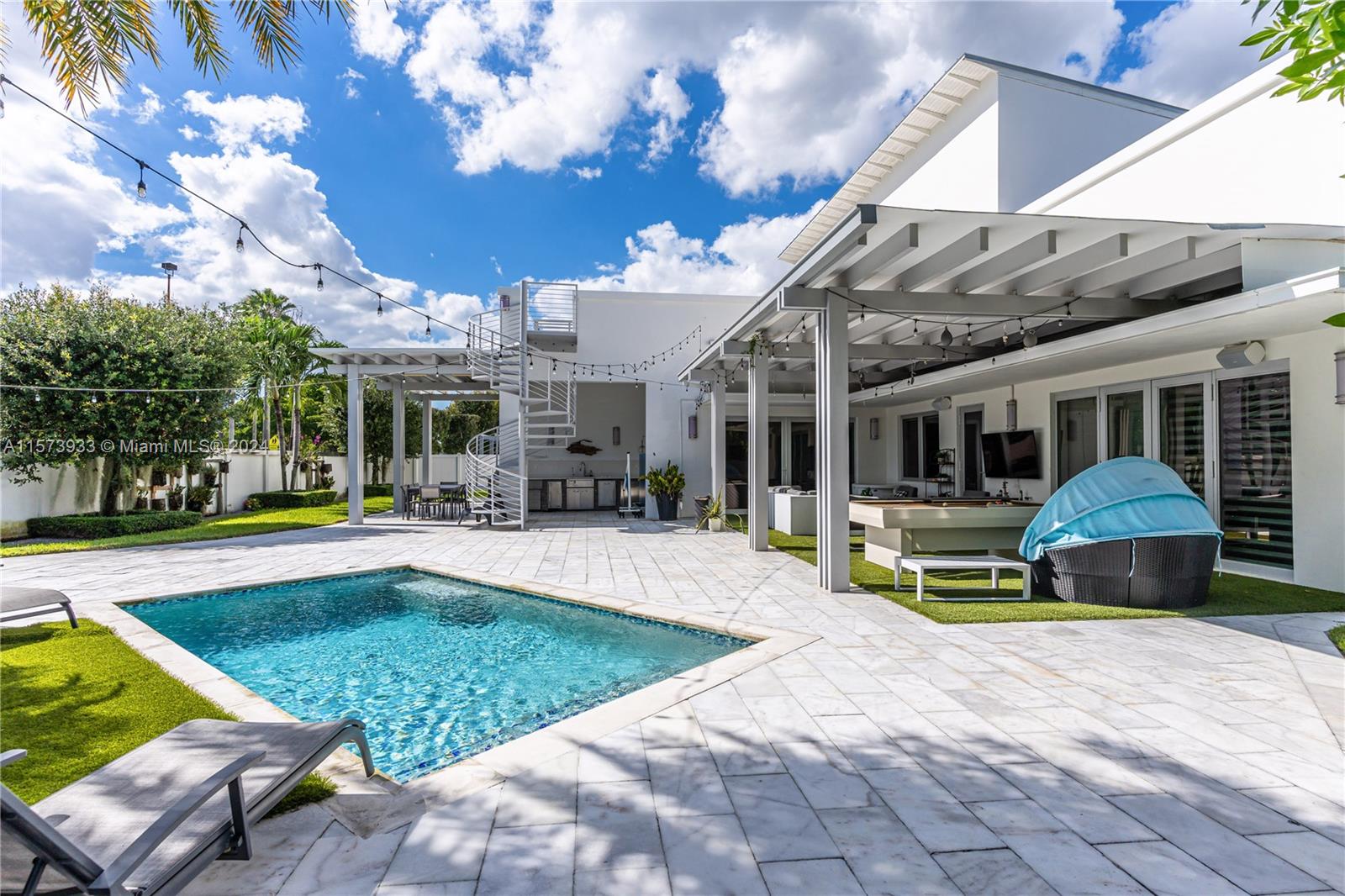 8404 NW 33rd Ter