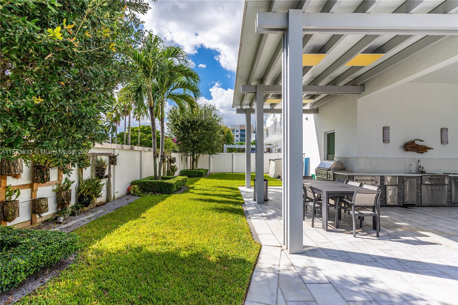 8404 NW 33rd Ter
