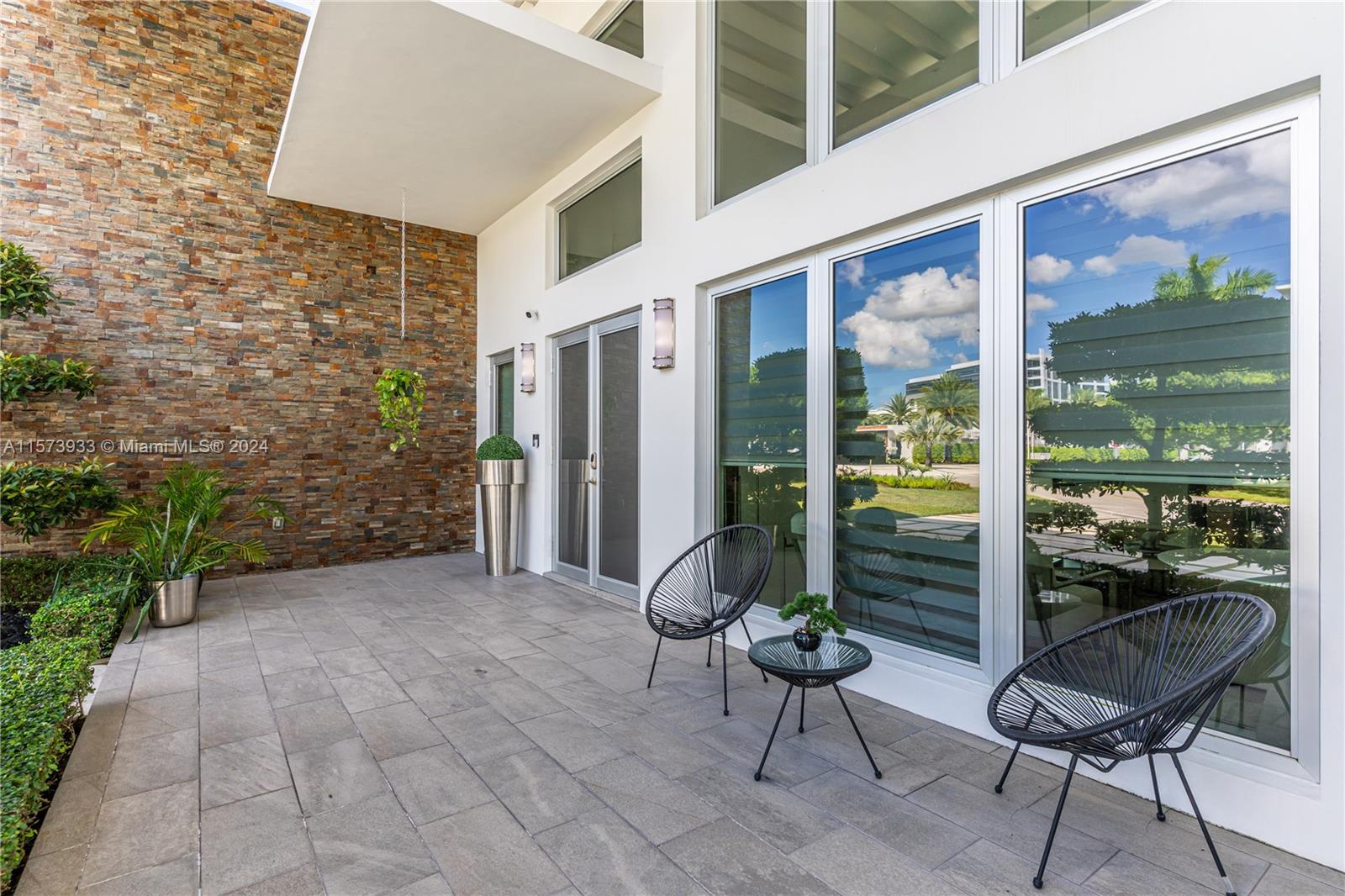 8404 NW 33rd Ter