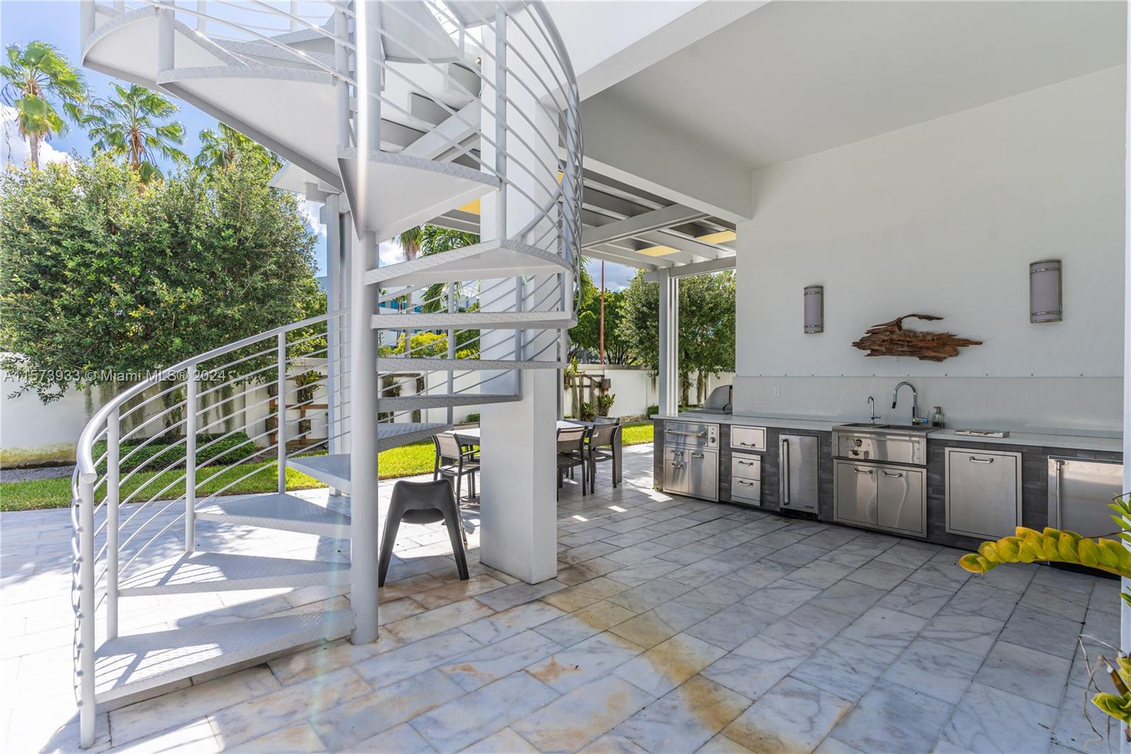 8404 NW 33rd Ter