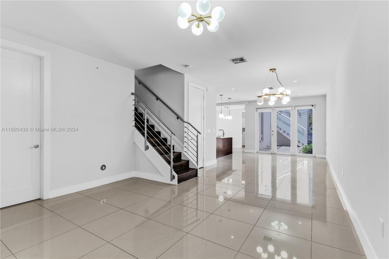 6410 NW 105th Pl