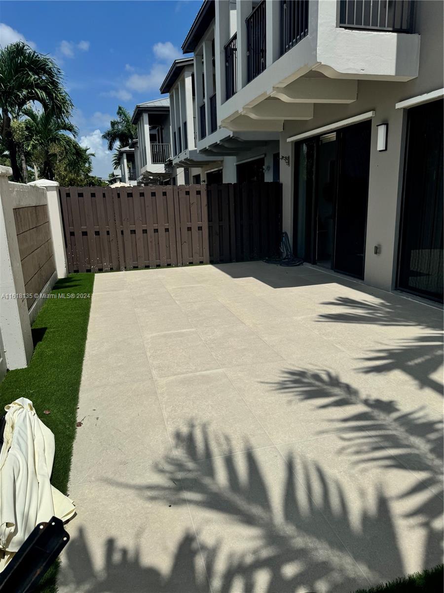 10400 NW 58th Ter