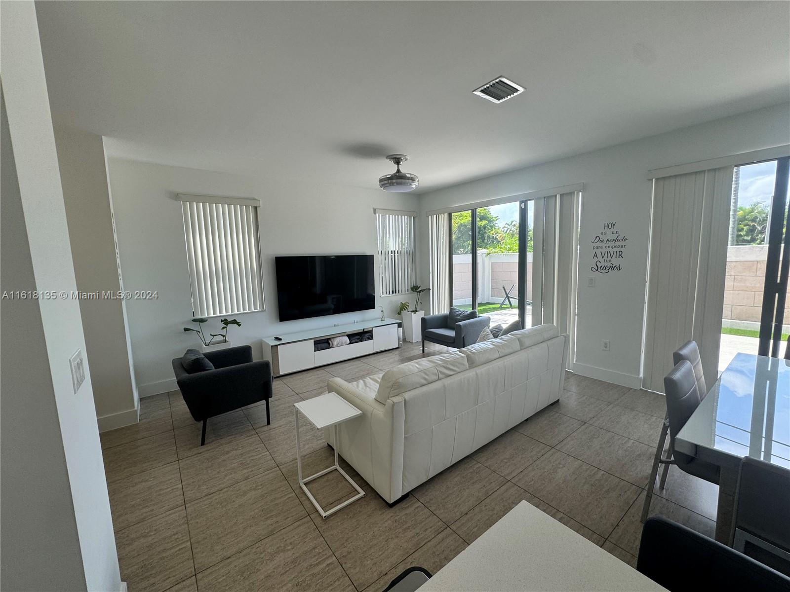 10400 NW 58th Ter