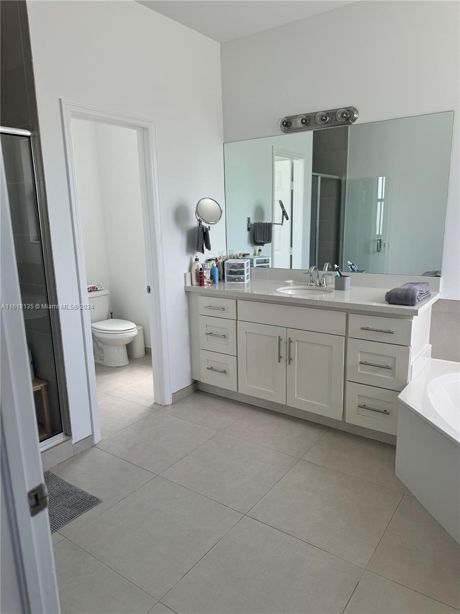 10400 NW 58th Ter