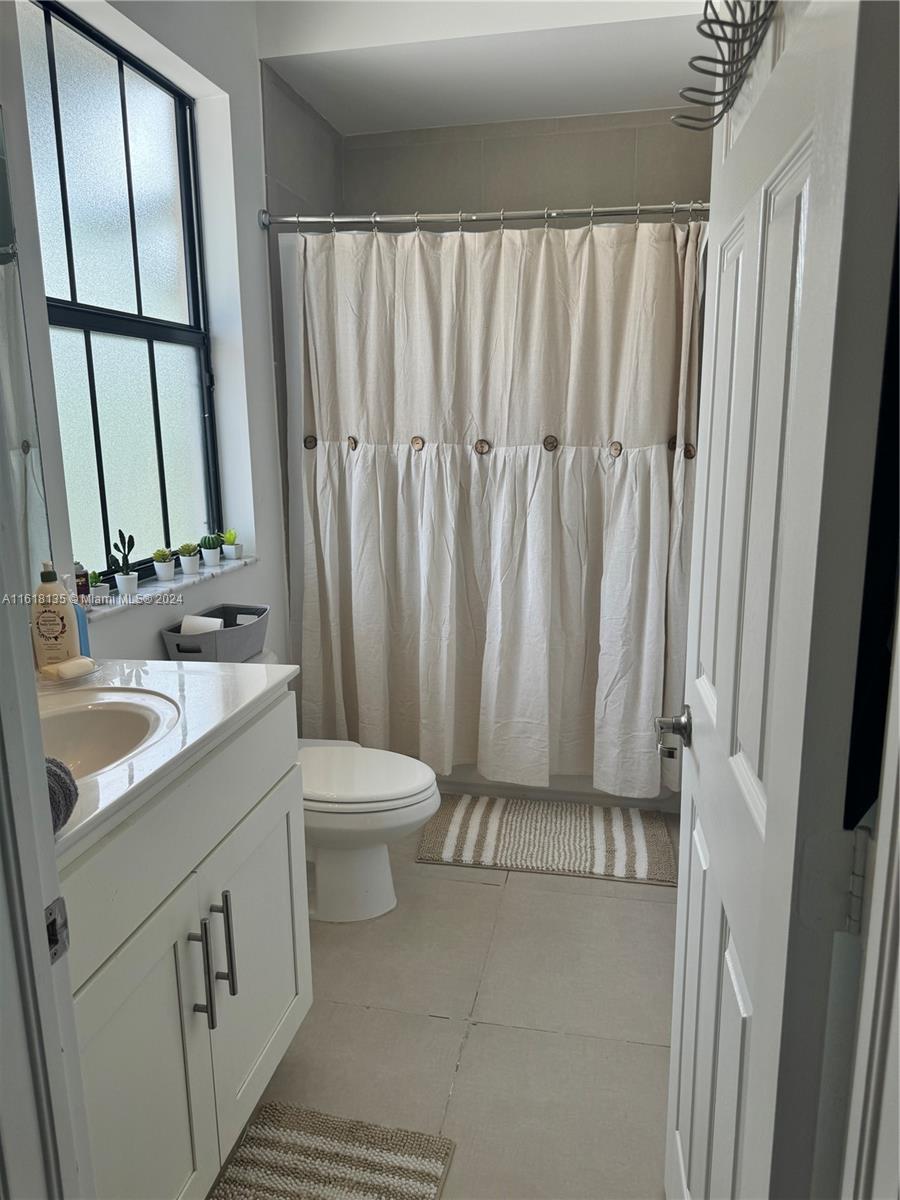 10400 NW 58th Ter