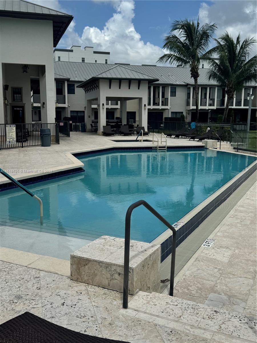 10400 NW 58th Ter