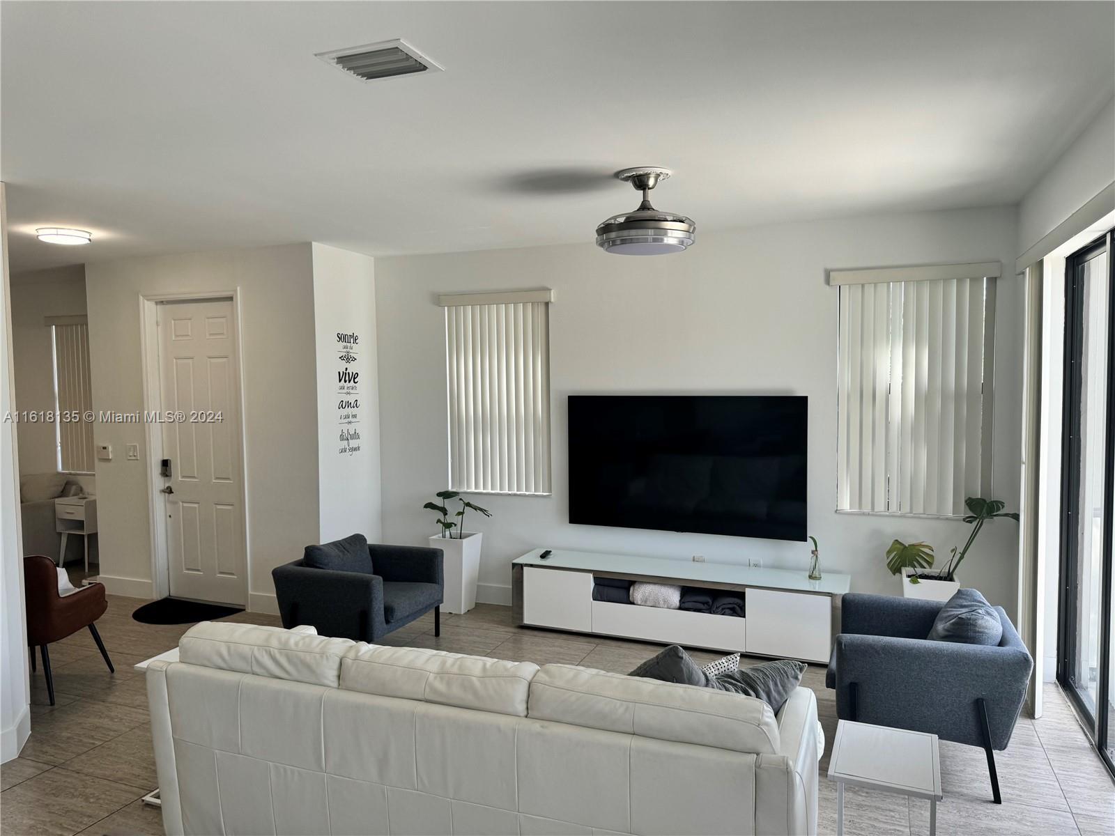 10400 NW 58th Ter