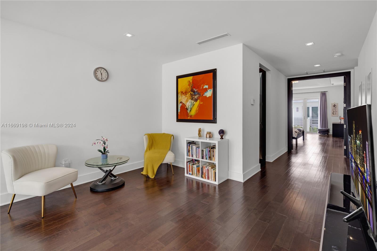 8280 NW 34th St